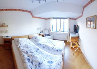 Ferienwohnung Blütenpracht Schlafzimmer